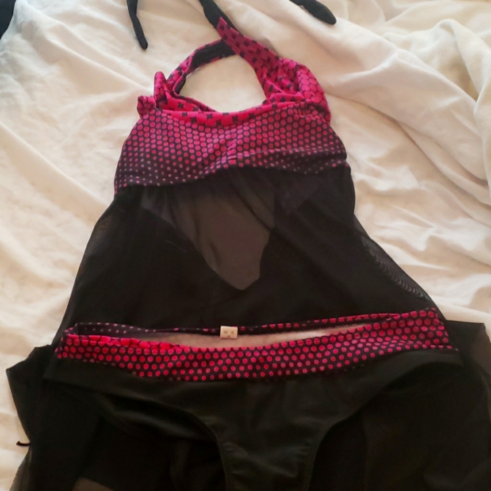 NWOT Unique flattering two piece